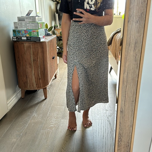 SHEIN A-line floral midi skirt size s / US 4 - Picture 3 of 4